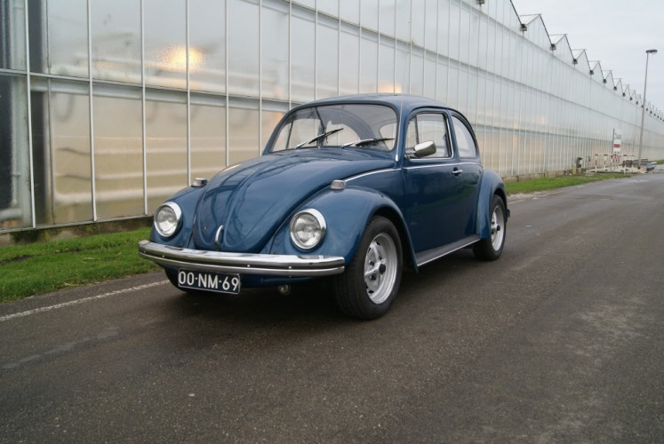 Doe mee Denken Bij Volkswagen Kever 1300 blauw 1974 | 02